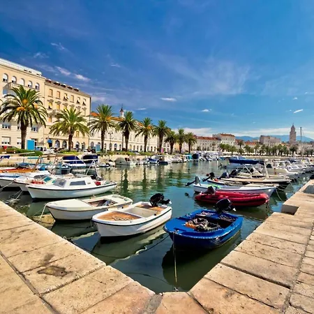 In With Balcony, Air Conditioning, W-lan, Washing Machine 4656-1 Apartament Split