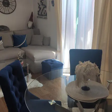 In With Balcony, Air Conditioning, W-lan, Washing Machine 4656-1 Apartament