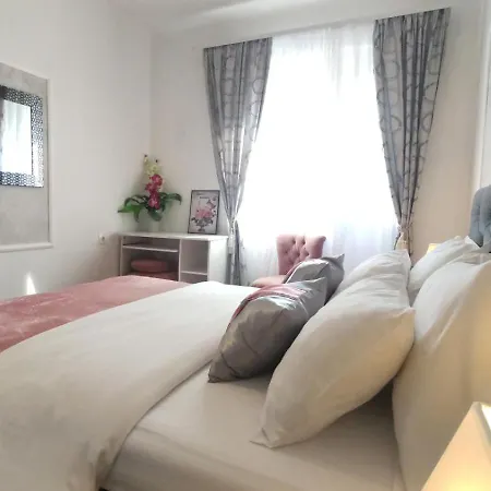 Apartment In With Balcony, Air Conditioning, W-lan, Washing Machine 4656-1