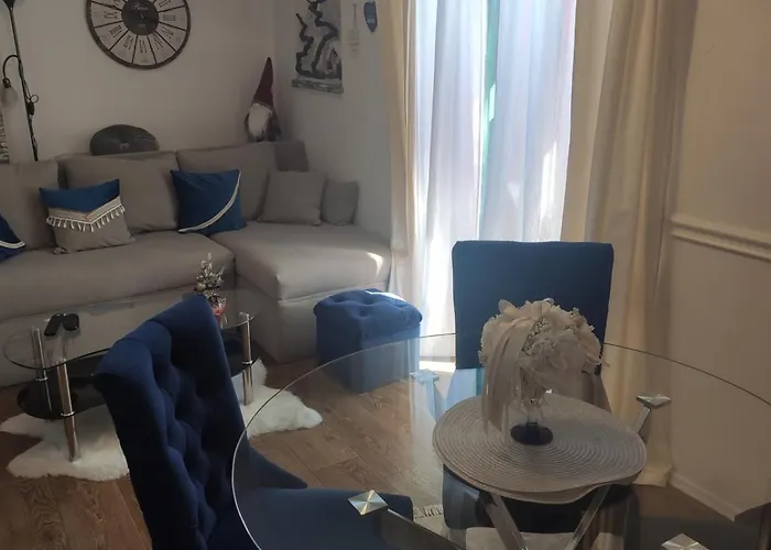 In With Balcony, Air Conditioning, W-lan, Washing Machine 4656-1 아파트