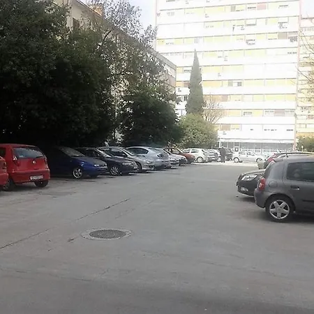 Apartmán In With Balcony, Air Conditioning, W-lan, Washing Machine 4656-1 *